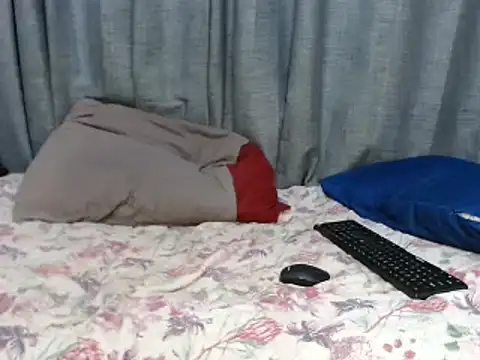 Snapshot of SexyCurvaceousxx chatting on December 5, 2024, 4:42 am SexyCurvaceousxx online show from December 5, 2024, 4:42 am