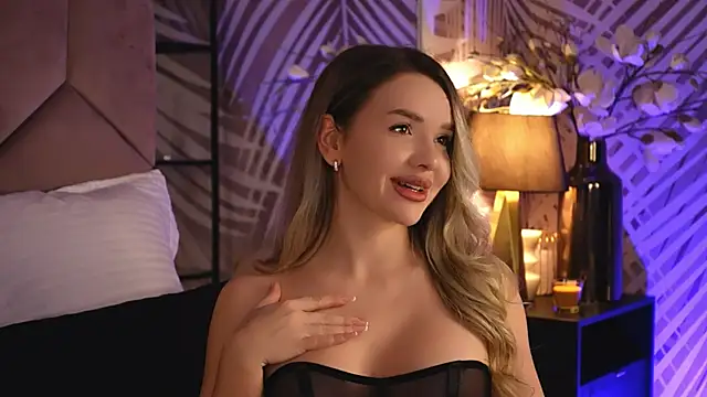 Snapshot of KatyaBelle chatting on November 17, 2025, 8:58 pm KatyaBelle online show from November 17, 2025, 8:58 pm