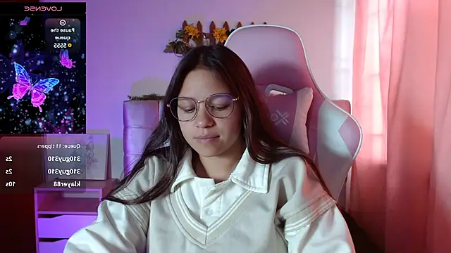 Snapshot of SamanthaRoldaan chatting on February 22, 2025, 9:04 pm SamanthaRoldaan online show from February 22, 2025, 9:04 pm