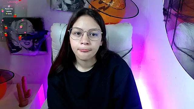 Snapshot of SamanthaRoldaan chatting on October 21, 2025, 2:29 pm SamanthaRoldaan online show from October 21, 2025, 2:29 pm