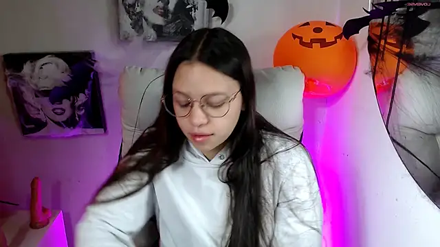 SamanthaRoldaan online show from October 29, 2025, 2:52 pm