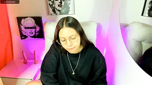 SamanthaRoldaan online show from April 9, 2026, 3:06 pm