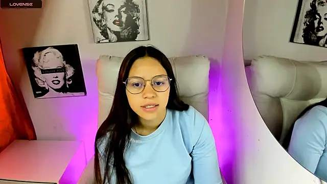 SamanthaRoldaan online show from April 18, 2026, 2:10 pm