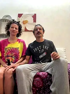 Snapshot of randomshuffles chatting on December 7, 2024, 1:07 pm randomshuffles online show from December 7, 2024, 1:07 pm