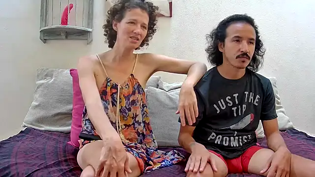 Snapshot of randomshuffles chatting on December 13, 2024, 4:49 pm randomshuffles online show from December 13, 2024, 4:49 pm