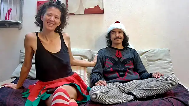 Snapshot of randomshuffles chatting on December 21, 2024, 1:42 pm randomshuffles online show from December 21, 2024, 1:42 pm