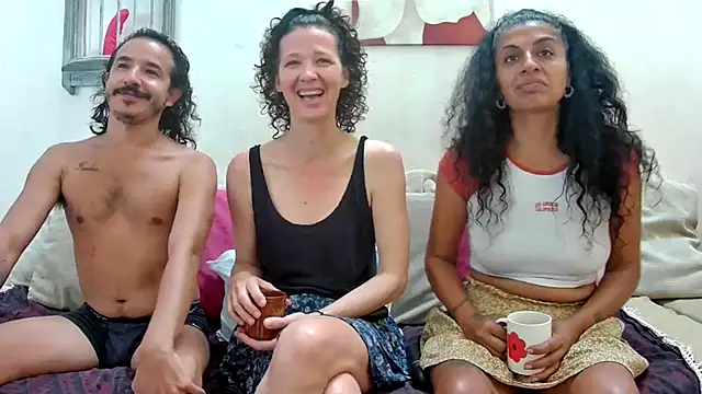 Snapshot of randomshuffles chatting on January 20, 2025, 1:53 pm randomshuffles online show from January 20, 2025, 1:53 pm