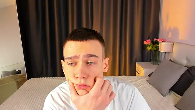 Snapshot of Kevin_Kesi chatting on February 2, 2025, 6:15 am Kevin Kesi online show from February 2, 2025, 6:15 am