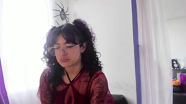 Snapshot of witchviolet chatting on January 7, 2025, 7:59 pm witchviolet online show from January 7, 2025, 7:59 pm