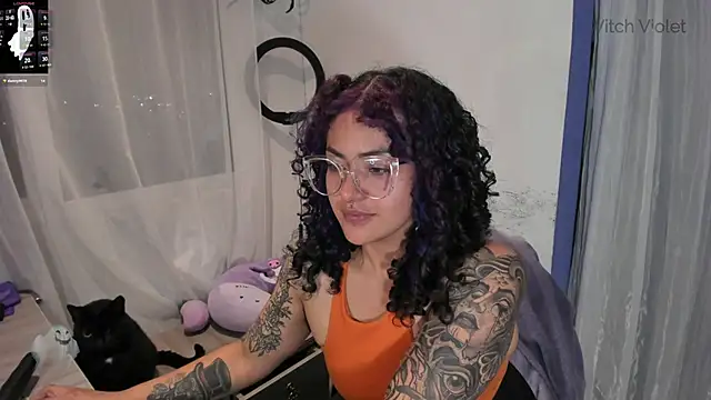 Snapshot of witchviolet chatting on January 31, 2025, 2:26 am witchviolet online show from January 31, 2025, 2:26 am