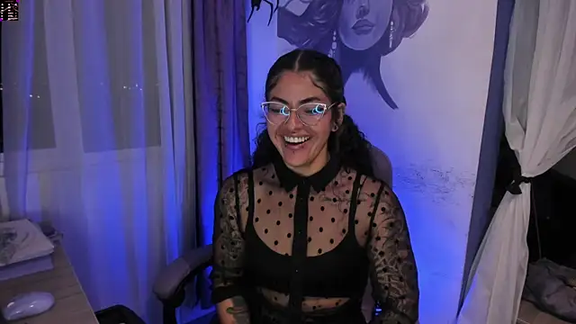 Snapshot of witchviolet chatting on November 22, 2025, 4:22 am witchviolet online show from November 22, 2025, 4:22 am