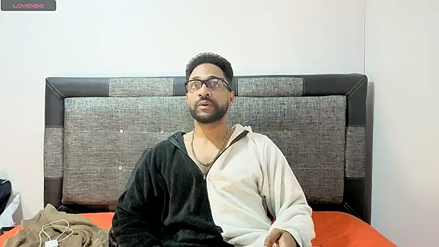 bbcblackhot34 online show from October 8, 2025, 4:43 am