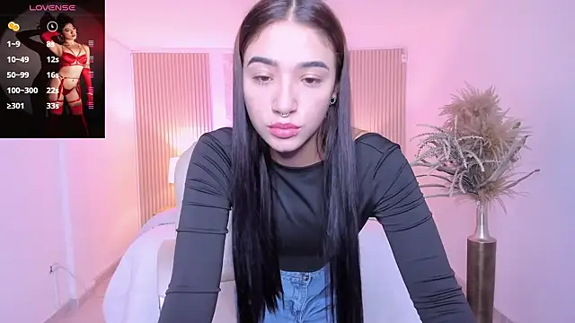 Snapshot of Antonella_Grayy chatting on November 3, 2025, 11:00 am Antonella Grayy online show from November 3, 2025, 11:00 am