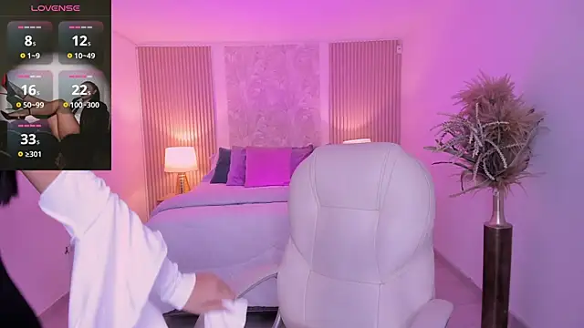 Snapshot of Antonella_Grayy chatting on November 6, 2025, 11:00 am Antonella Grayy online show from November 6, 2025, 11:00 am