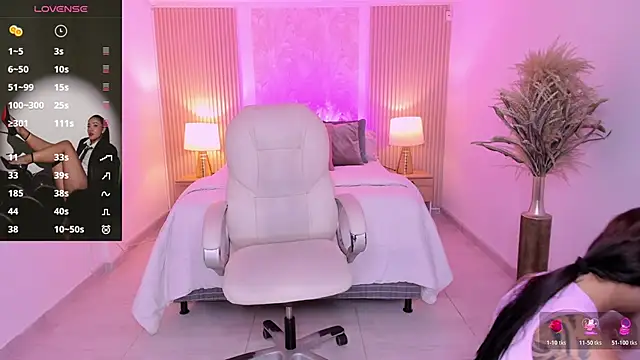 Snapshot of Antonella_Grayy chatting on November 26, 2025, 11:00 am Antonella Grayy online show from November 26, 2025, 11:00 am