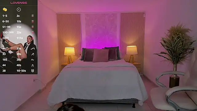 Snapshot of Antonella_Grayy chatting on November 28, 2025, 11:02 am Antonella Grayy online show from November 28, 2025, 11:02 am