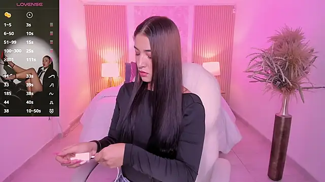 Snapshot of Antonella_Grayy chatting on February 4, 2026, 11:05 am Antonella Grayy online show from February 4, 2026, 11:05 am