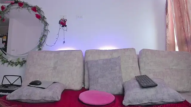 ssara miranda online show from September 9, 2025, 6:07 pm