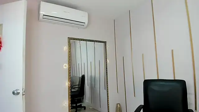 Nayariskaya online show from December 17, 2025, 2:34 pm