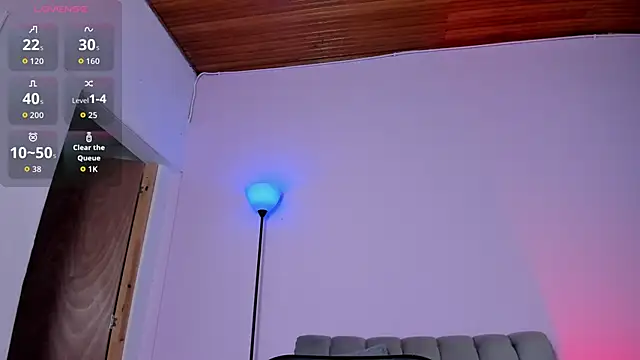 zoe6x online show from November 29, 2025, 2:20 pm