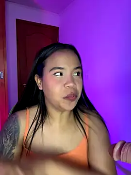 leila 22 online show from October 27, 2025, 7:12 am