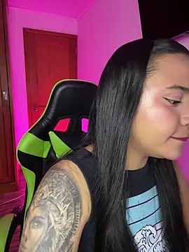 leila 22 online show from March 5, 2026, 7:26 am