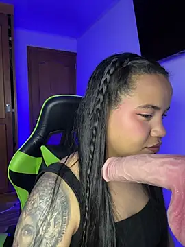 leila 22 online show from March 15, 2026, 8:31 am