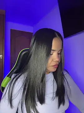 leila 22 online show from March 30, 2026, 7:31 am