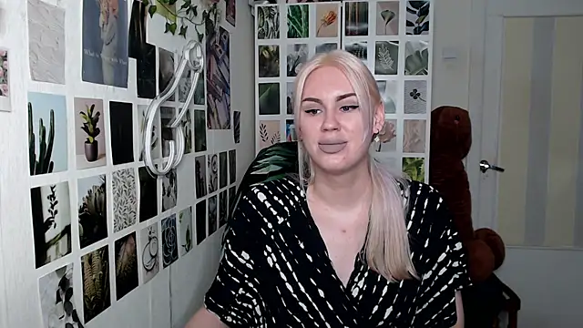 CapriScorpion online show from November 6, 2025, 9:54 am