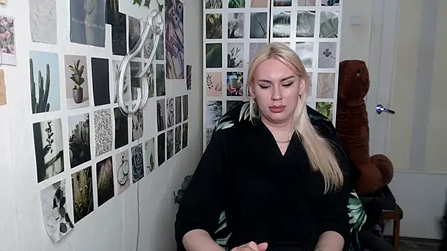 CapriScorpion online show from November 23, 2025, 3:01 pm