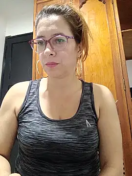Snapshot of mademonsexy chatting on May 19, 2026, 11:33 pm mademonsexy online show from May 19, 2026, 11:33 pm