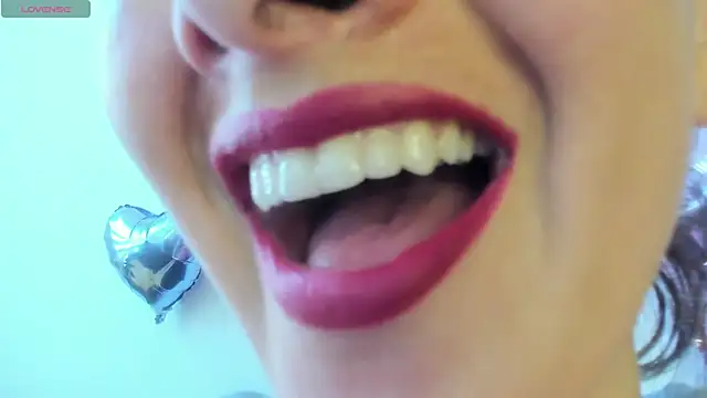 Snapshot of queen_fetish chatting on May 26, 2026, 7:43 pm queen fetish online show from May 26, 2026, 7:43 pm