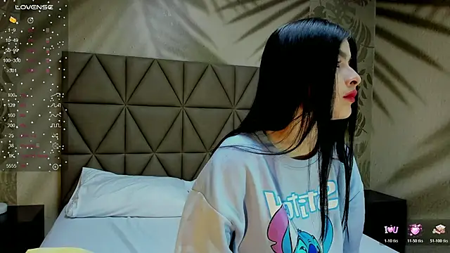 Snapshot of AnneDixie chatting on March 3, 2026, 3:01 am AnneDixie online show from March 3, 2026, 3:01 am