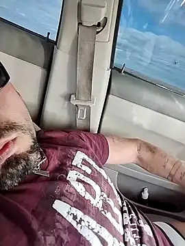 Snapshot of prettyboi6992 chatting on February 14, 2026, 7:32 pm prettyboi6992 online show from February 14, 2026, 7:32 pm