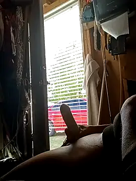 prettyboi6992 online show from April 13, 2026, 4:12 pm