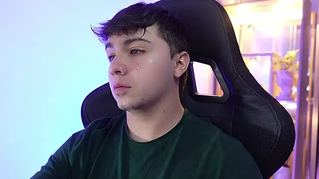 Snapshot of aron__cooper chatting on March 14, 2026, 12:28 am aron cooper online show from March 14, 2026, 12:28 am