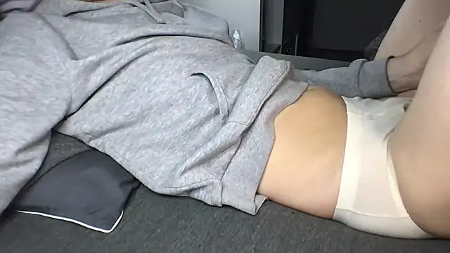 Thomas lovetolicku online show from November 11, 2025, 3:23 pm