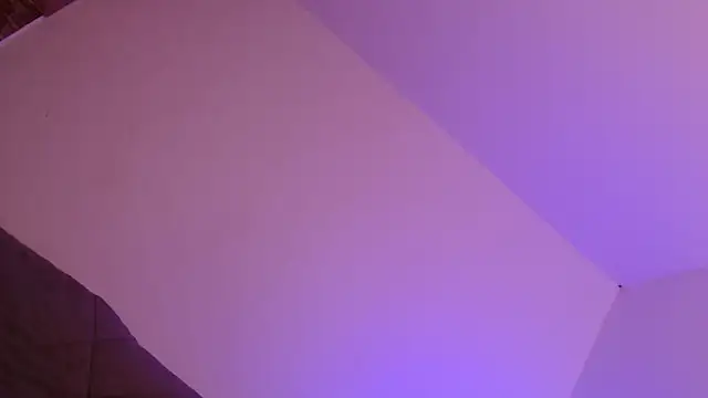 Moon Foxxy online show from May 1, 2026, 3:33 am