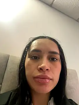 Kim ev online show from October 31, 2025, 4:30 pm