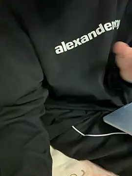 Snapshot of POCARI_SWEAT chatting on April 1, 2026, 12:55 am POCARI SWEAT online show from April 1, 2026, 12:55 am