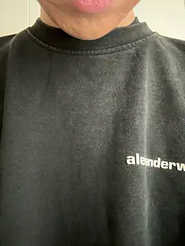 Snapshot of POCARI_SWEAT chatting on April 15, 2026, 3:02 am POCARI SWEAT online show from April 15, 2026, 3:02 am