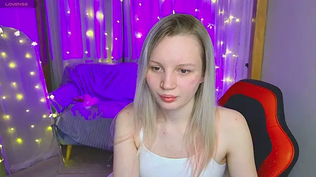 Snapshot of Beatrica_Klein chatting on January 1, 2025, 1:48 pm Beatrica Klein online show from January 1, 2025, 1:48 pm