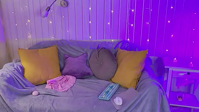 Beatrica Klein online show from March 22, 2026, 3:59 pm