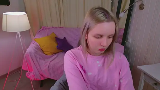Snapshot of Beatrica_Klein chatting on March 23, 2026, 3:27 pm Beatrica Klein online show from March 23, 2026, 3:27 pm