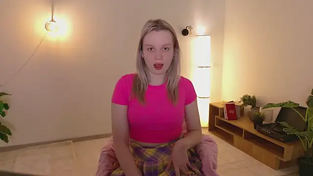 Snapshot of Beatrica_Klein chatting on March 27, 2026, 3:45 pm Beatrica Klein online show from March 27, 2026, 3:45 pm