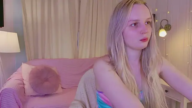Snapshot of Beatrica_Klein chatting on May 1, 2026, 3:05 pm Beatrica Klein online show from May 1, 2026, 3:05 pm