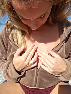 angela 88 online show from November 12, 2025, 11:10 am