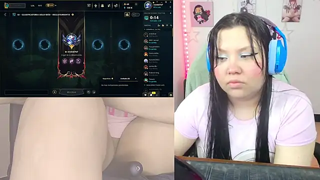 crystal7u7 online show from November 17, 2025, 4:13 pm