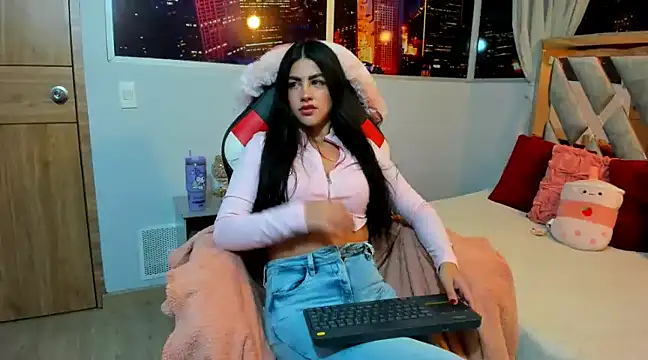 Snapshot of Kendall_Sophy chatting on March 3, 2025, 7:17 pm Kendall Sophy online show from March 3, 2025, 7:17 pm