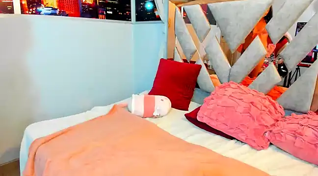 Snapshot of Kendall_Sophy chatting on March 3, 2025, 10:31 pm Kendall Sophy online show from March 3, 2025, 10:31 pm